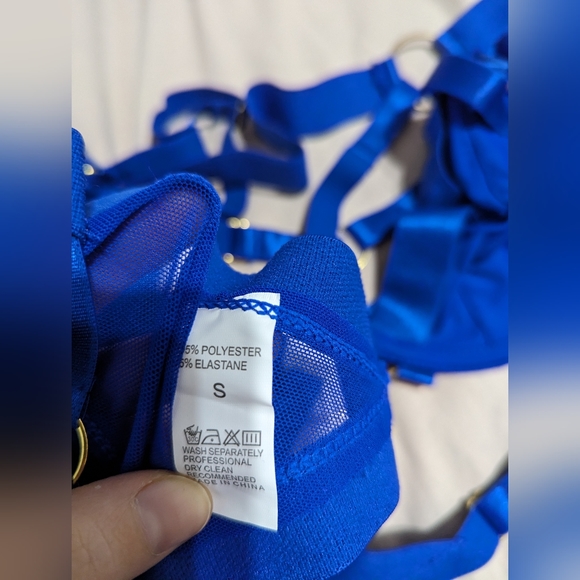 NEW sexy blue lingerie with porte jarretelle - Picture 2 of 5